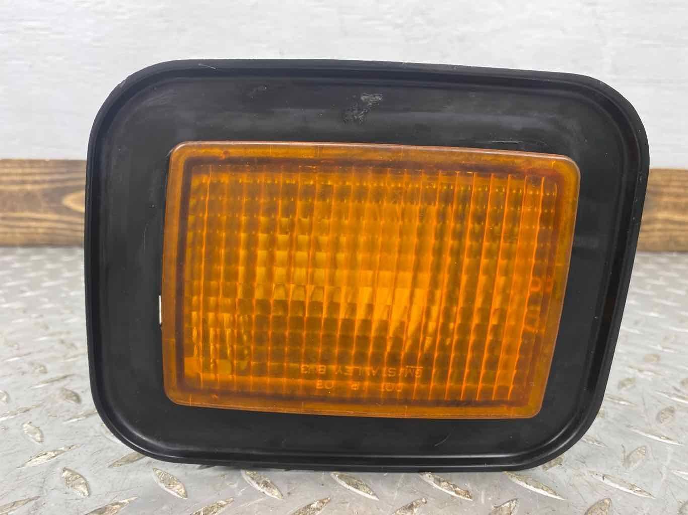 03-09 Hummer H2 Left Driver Amber Turn Signal - Next To Headlamp