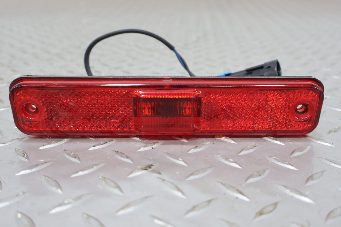 03-09 Hummer H2 Rear Right RH Red LED Side Marker Light Lamp OEM Tested