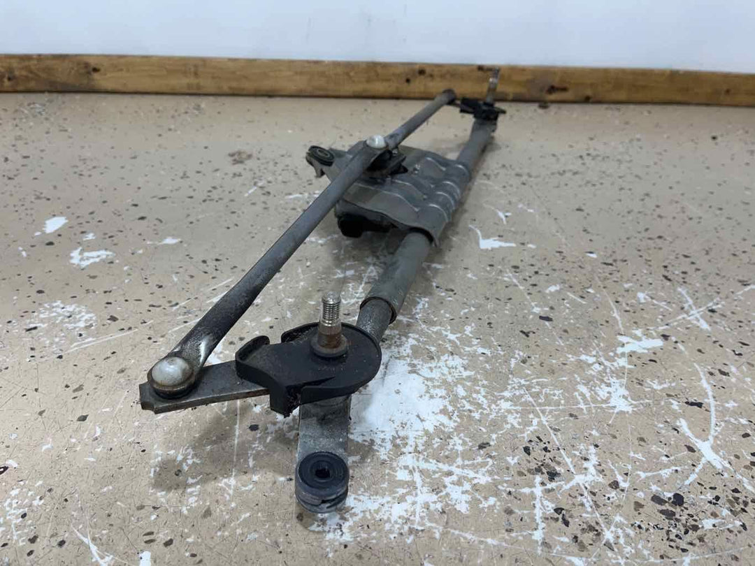 10-15 Chevy Camaro Windshield Wiper Transmission W/ Motor (Tested)