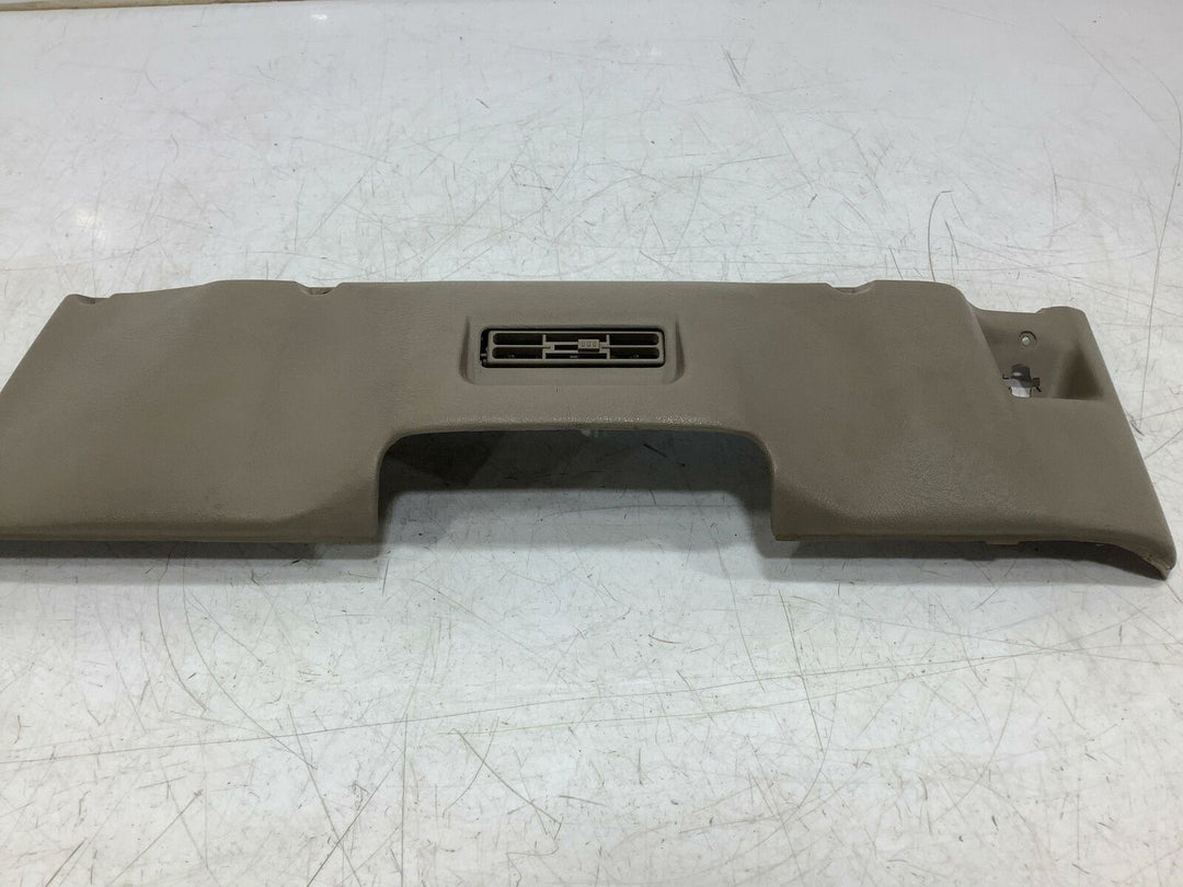 99-00 Cadillac Escalade Lower Dash/Knee Bolster With Vent (Light Neutral 52I)