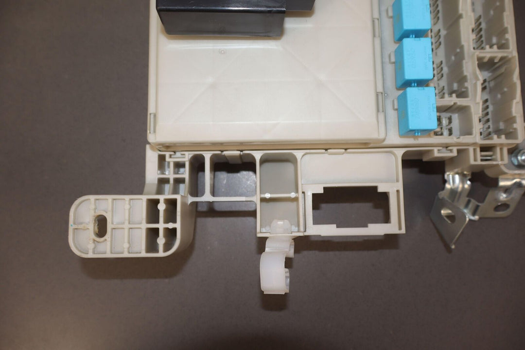 03-09 Lexus GX470 4.7L Interior Cabin Fuse Relay Junction Box OEM