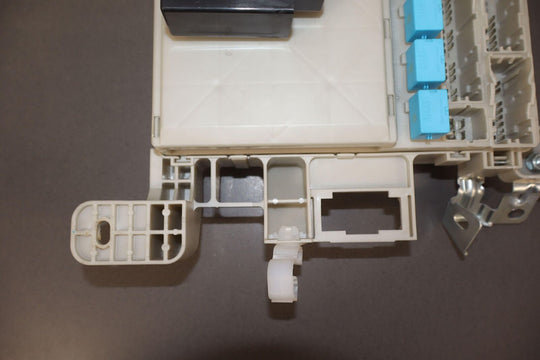 03-09 Lexus GX470 4.7L Interior Cabin Fuse Relay Junction Box OEM