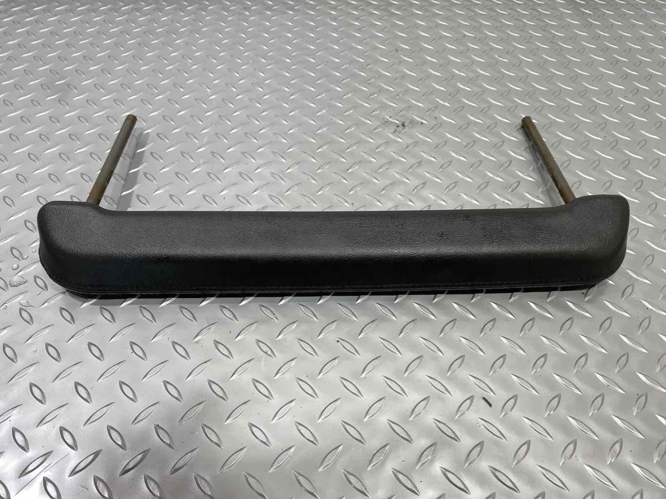 03-07 Hummer H2 Front Right Hand Passenger Leather Dash Grab Handle (Ebony 48i)