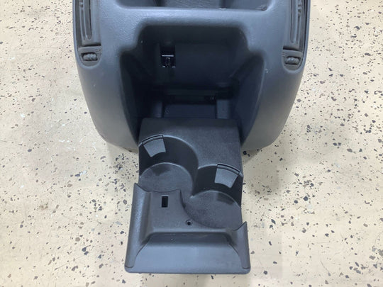 02 Chevy Avalanche Floor Console W/ Lid & Cupholder (Graphite 12I) See Notes