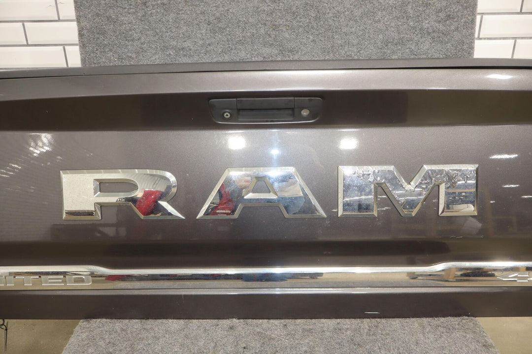 09-18 Ram 1500/2500/3500 Limited Tailgate with Camera (Granite Crystal PAU)