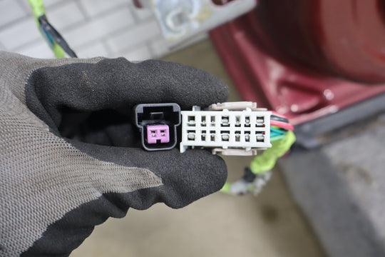 47372800