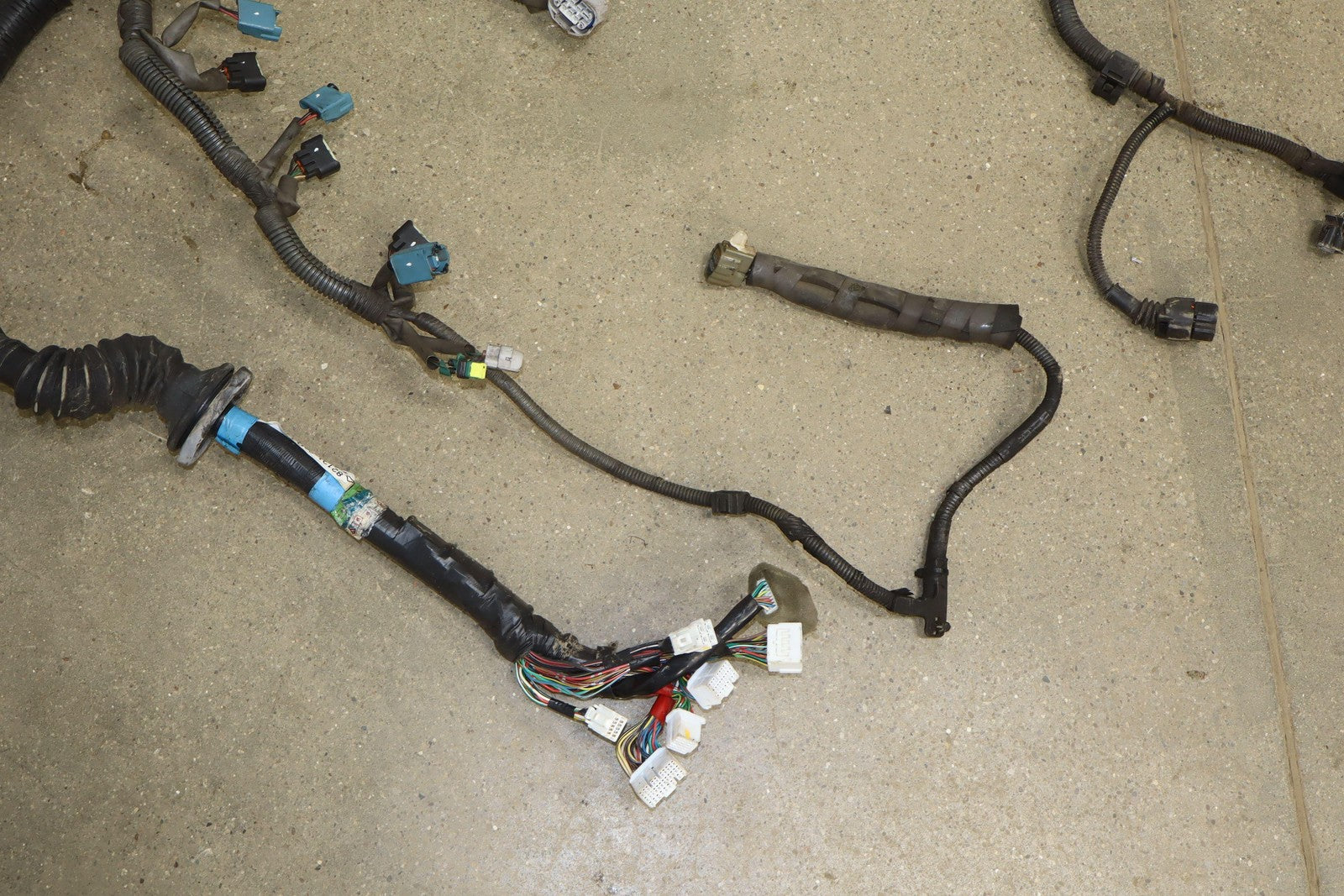 98-00 Toyota Land Cruiser 4.7L DOHC V8 (2UZFE) Engine Wiring
