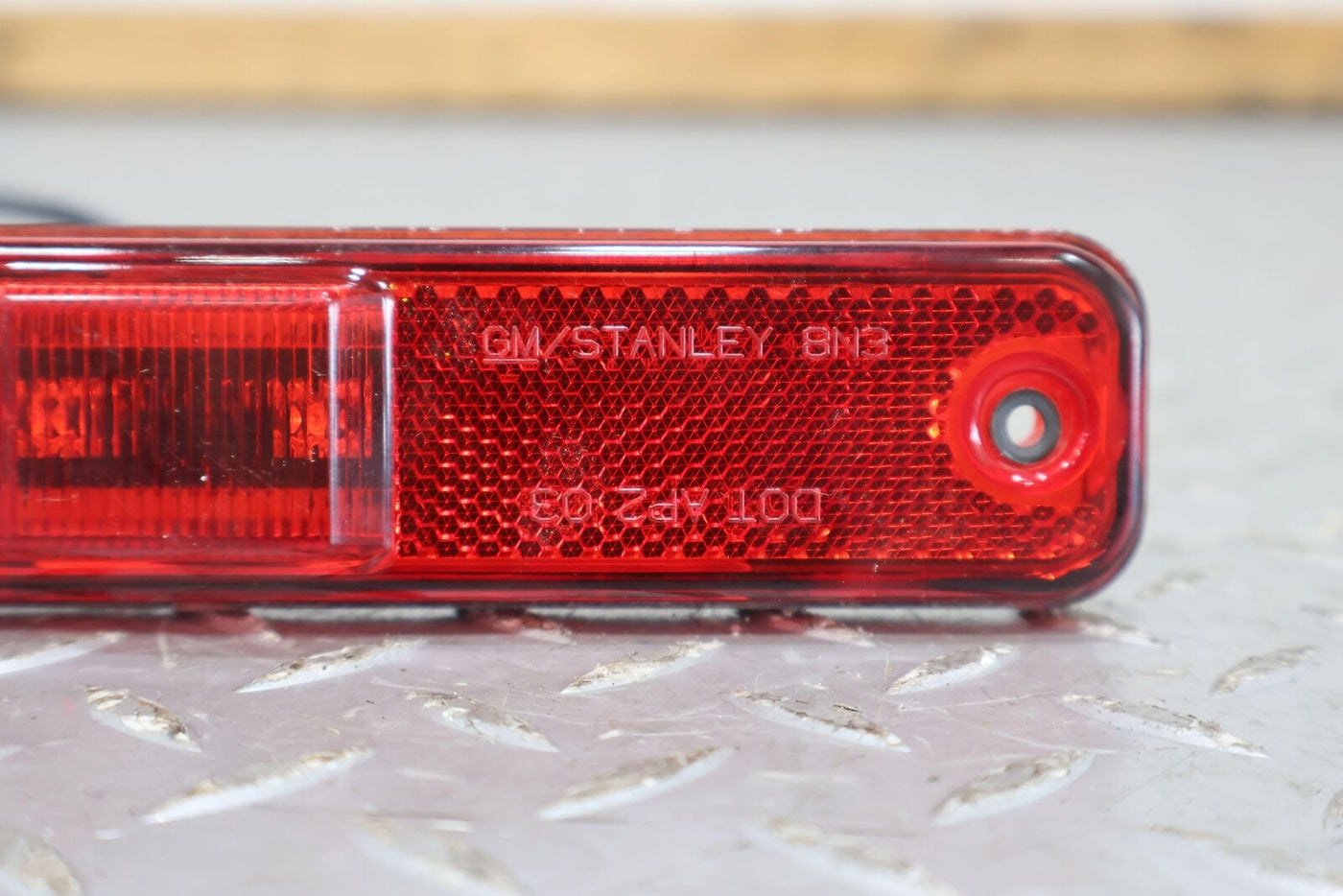 03-09 Hummer H2 OEM Rear LED Side Marker Light (Red) Tested