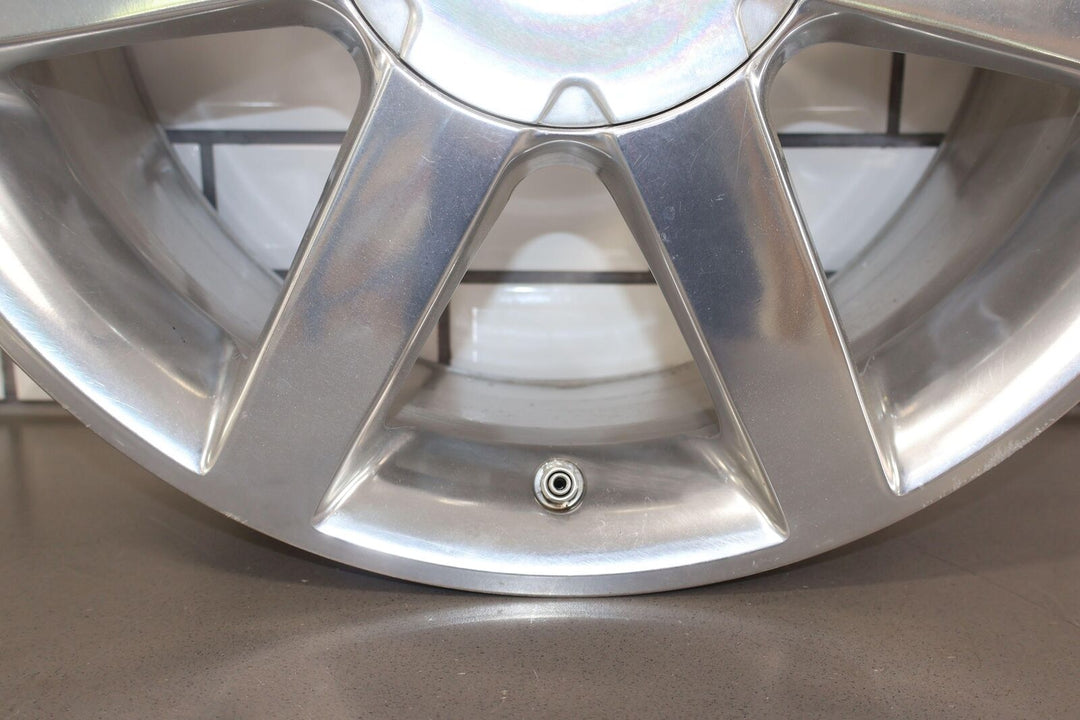 04-08 Cadillac XLR OEM 18x8 Chrome 7 Spoke Wheel with Center Cap (Curb Rash)