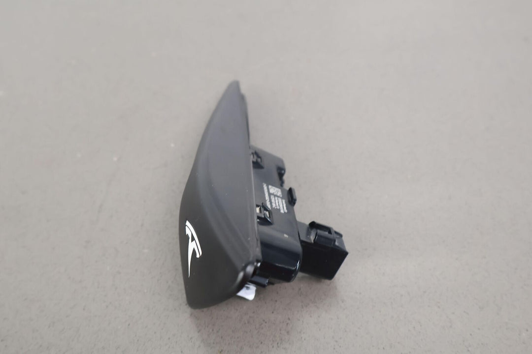 16-20 Tesla Model X Front Right RH Fender Camera W/ Trim (Black) 1125107-00-C