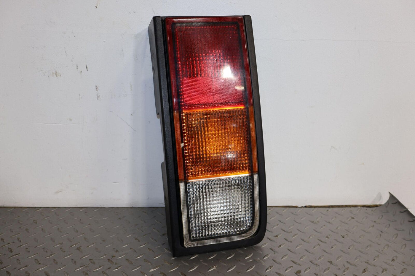 03-04 Hummer H2 Right RH Rear Tail Light (Clean Red/Amber/Clear Lens) Tested