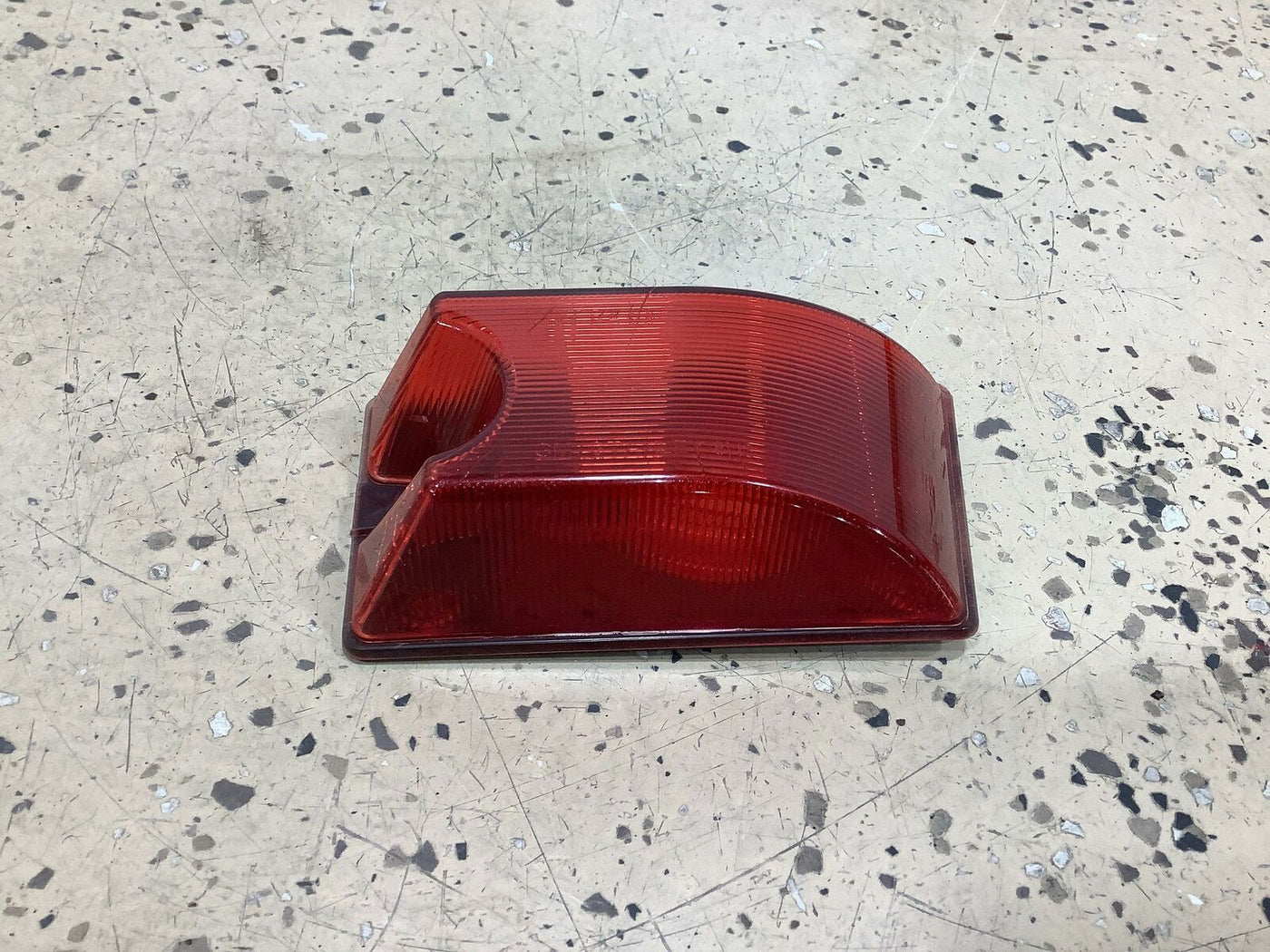 03-09 Hummer H2 Rear Left Driver Side Roof Clearance Marker Light OEM