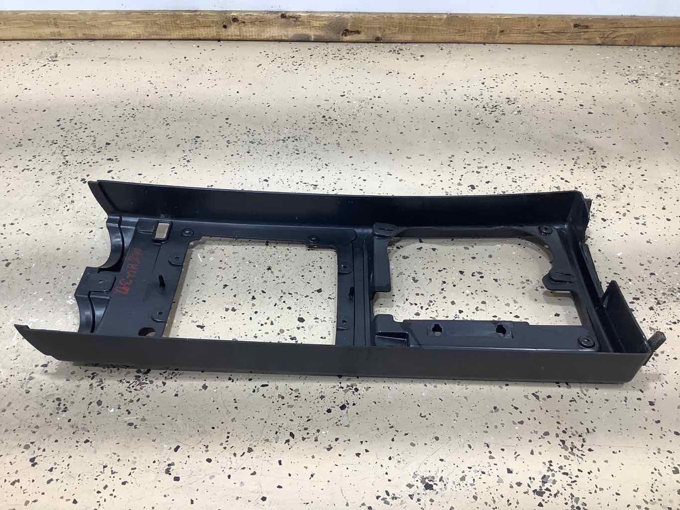 03-07 Hummer H2 Center Console Top Trim Panel Cover Arm Rest Surround OEM