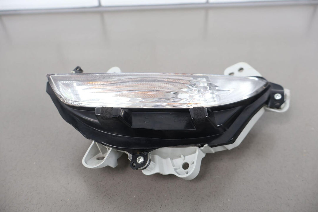 17-20 Fiat 124 Spider Front Right RH OEM Turn Sgnal Light Lamp (Tested)