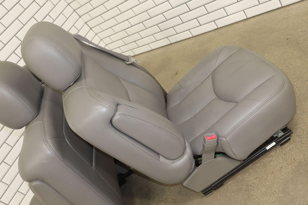 03-06 GMC Sierra/Silverado/Tahoe/Yukon Leather Heated Front Seats (Pewter 922)