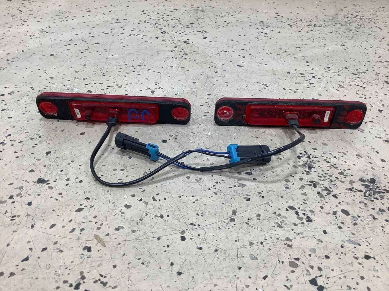 03-07 Hummer H2 Pair of Rear Quarter Mounted LED Marker Lamps (Tested)