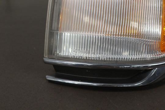 1996-1997 Lexus LX450 Front Left LH Corner Parking Turn Signal Light Lamp