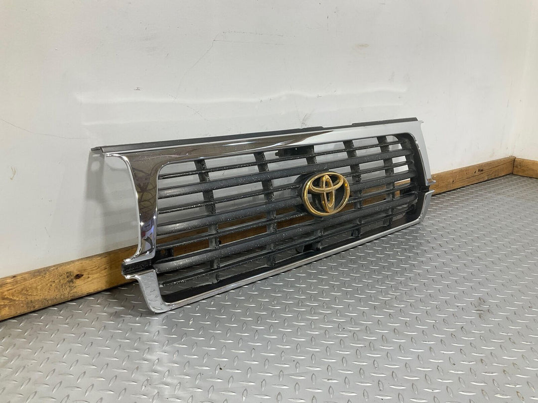 95-98 Toyota Land Cruiser Front Upper Center Grille (Black/Silver) OEM