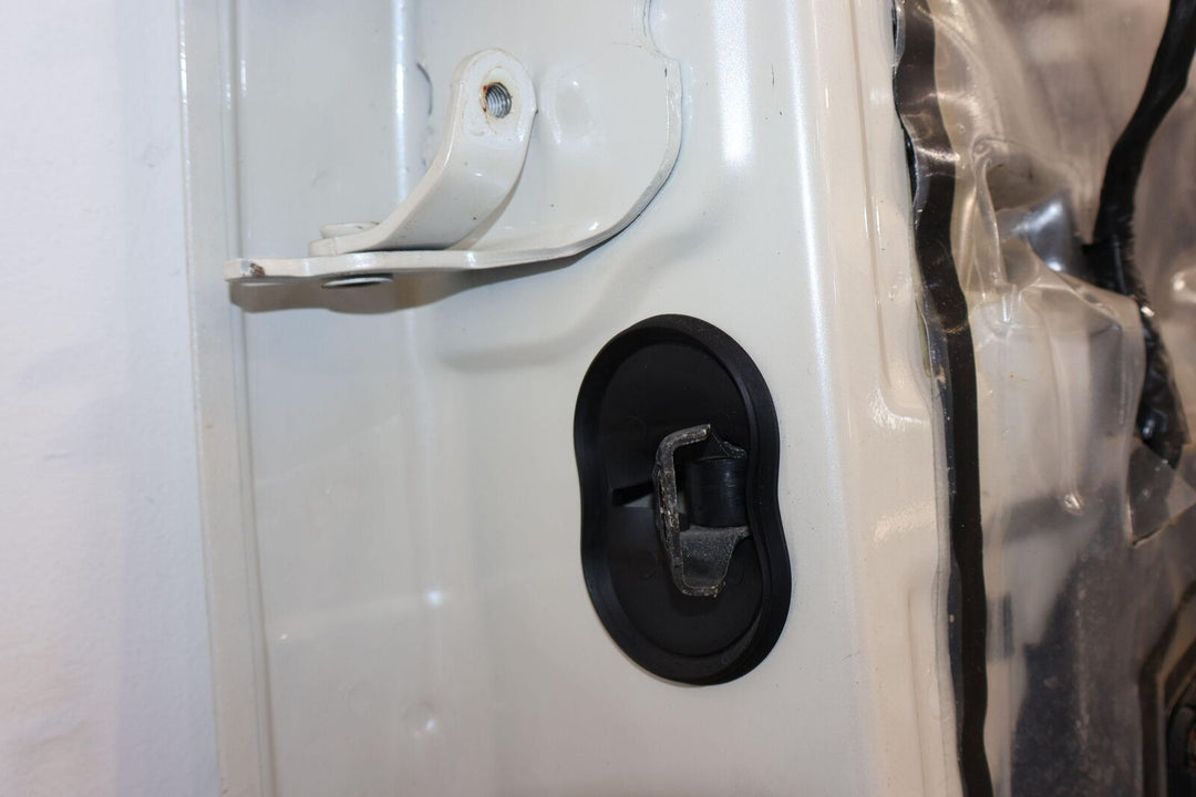 02-06 Cadillac Escalade EXT Pickup Right Left Door W/ Glass (White Diamond 98U)