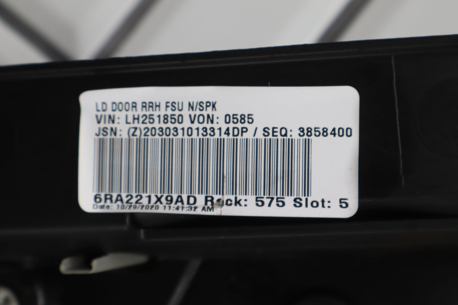 じーの様　no.0518 0519 0512 0523 003 012 015 19-23 Dodge Charger Scat Pack 392 Right Rear Black Leather Door