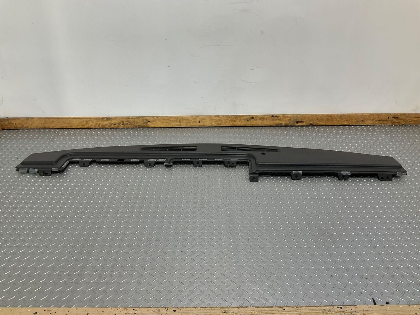 03-07 Hummer H2 OEM Upper Dash Cover Pad (Ebony 48I) See Description