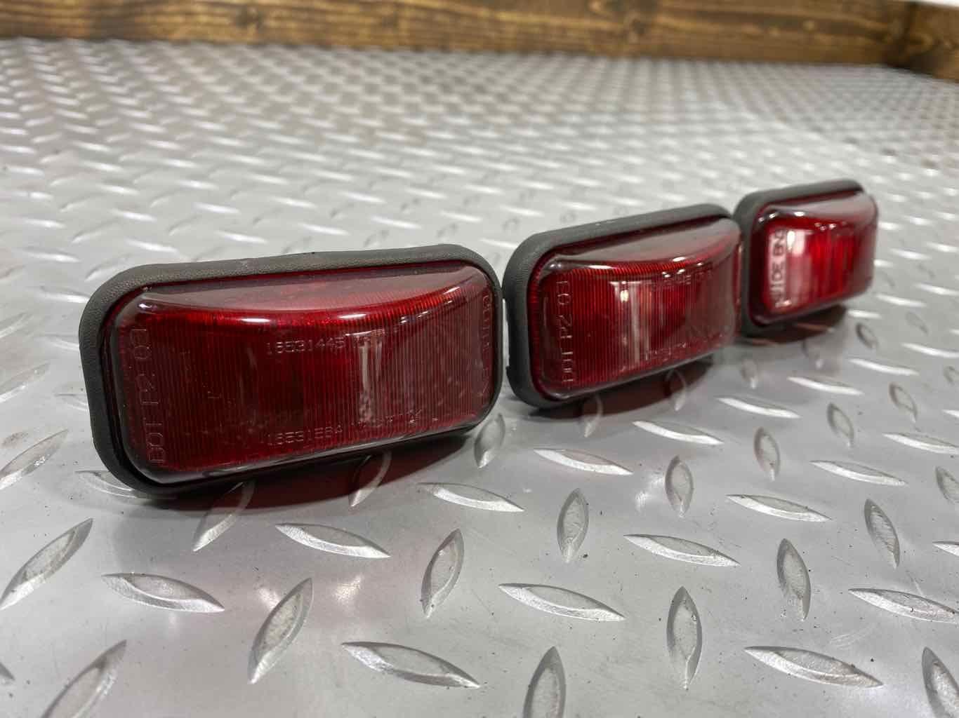 03-07 Hummer H2 Rear Hatch Mounted Marker Clearance Lights (Red) 3PCS See Notes