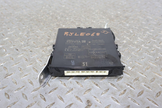 18-21 Lexus LC500 Keyless Entry Control Module (89990-11011) OEM