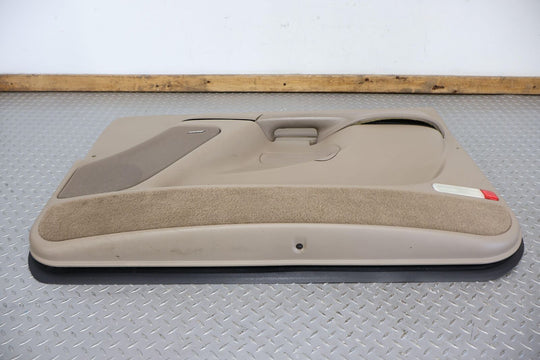 03-06 Silverado/Tahoe/Suburban Front Right RH Door Trim Panel (Med Neutral 522)