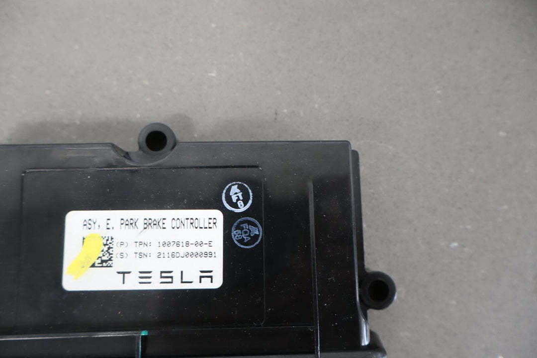 2016 Tesla Model X Electric Park Brake Control Module 1007618-00-E