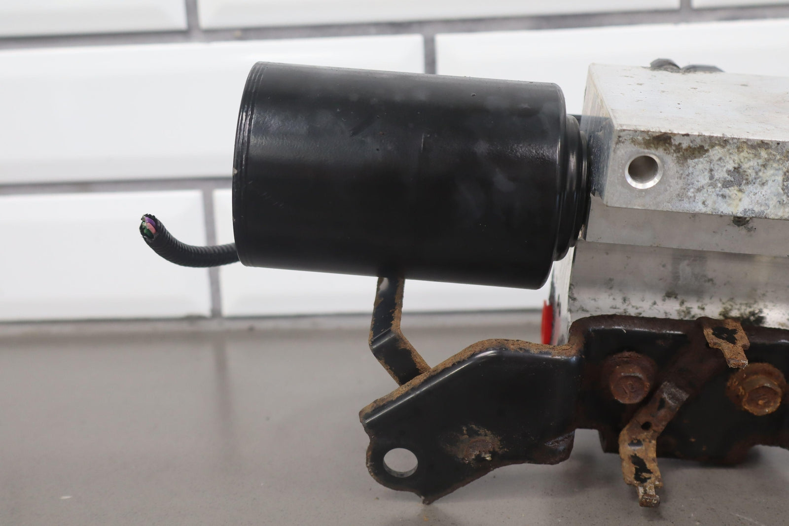 10-13 Lexus GX460 Hyrdaulic Sway Bar Pump W? Mount Bracket (48860