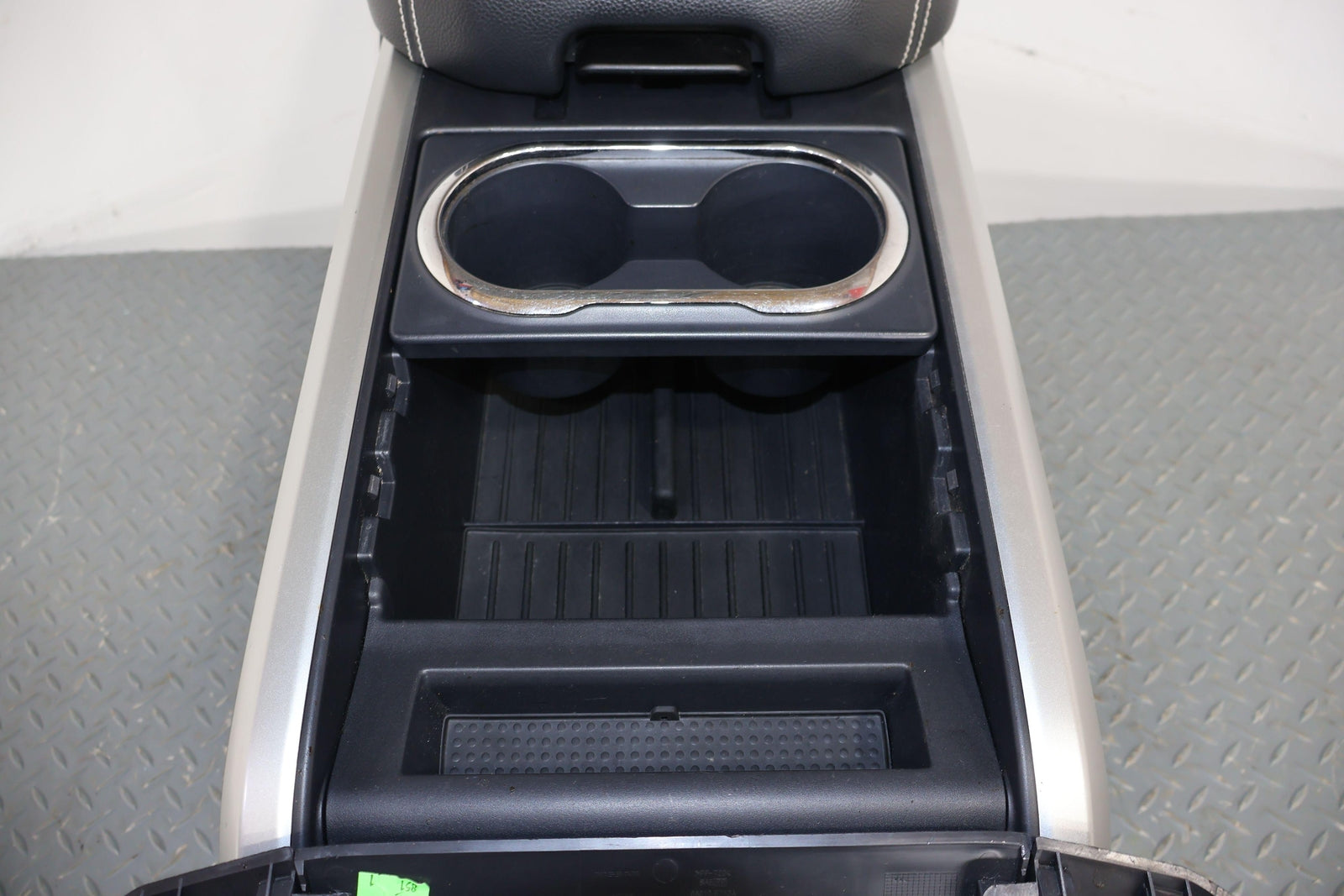 16-22 Nissan Titan XD Pro-4x Floor Center Console W/Lid