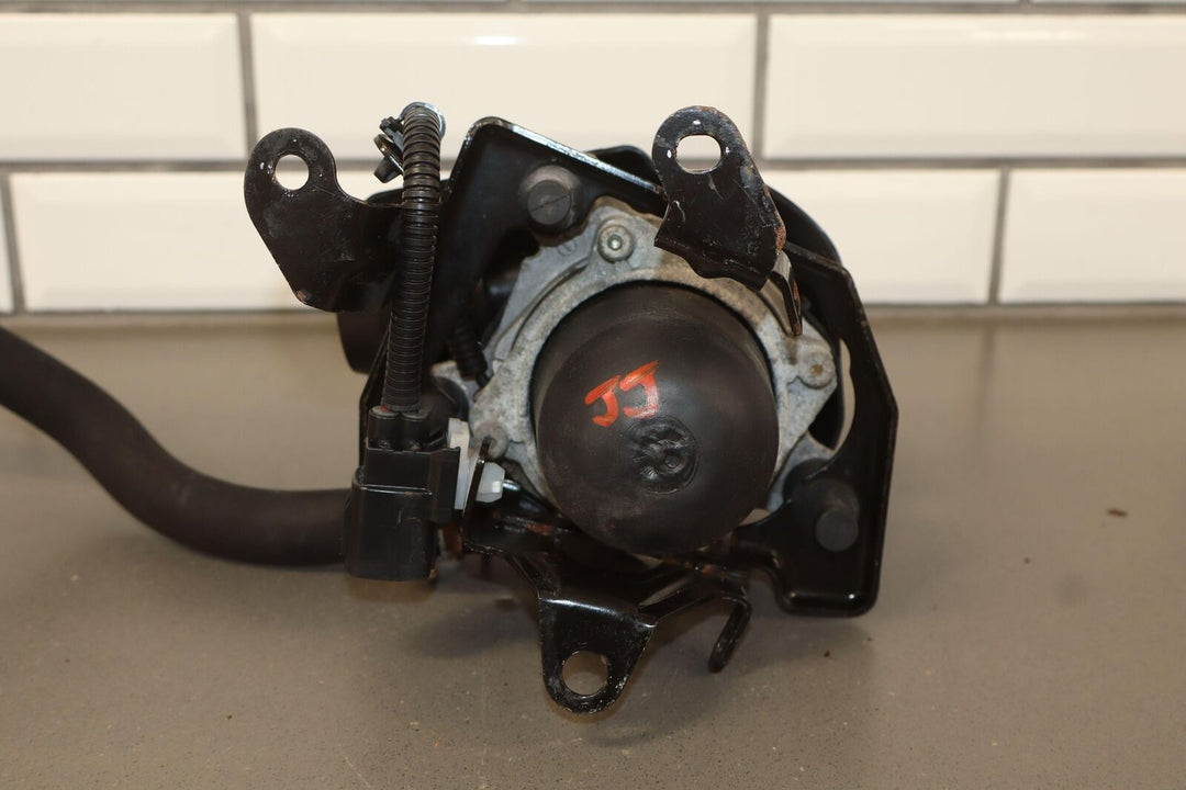 10-13 Lexus GX460 OEM Secondary Air Injection Pump W/Bracket 176100C040