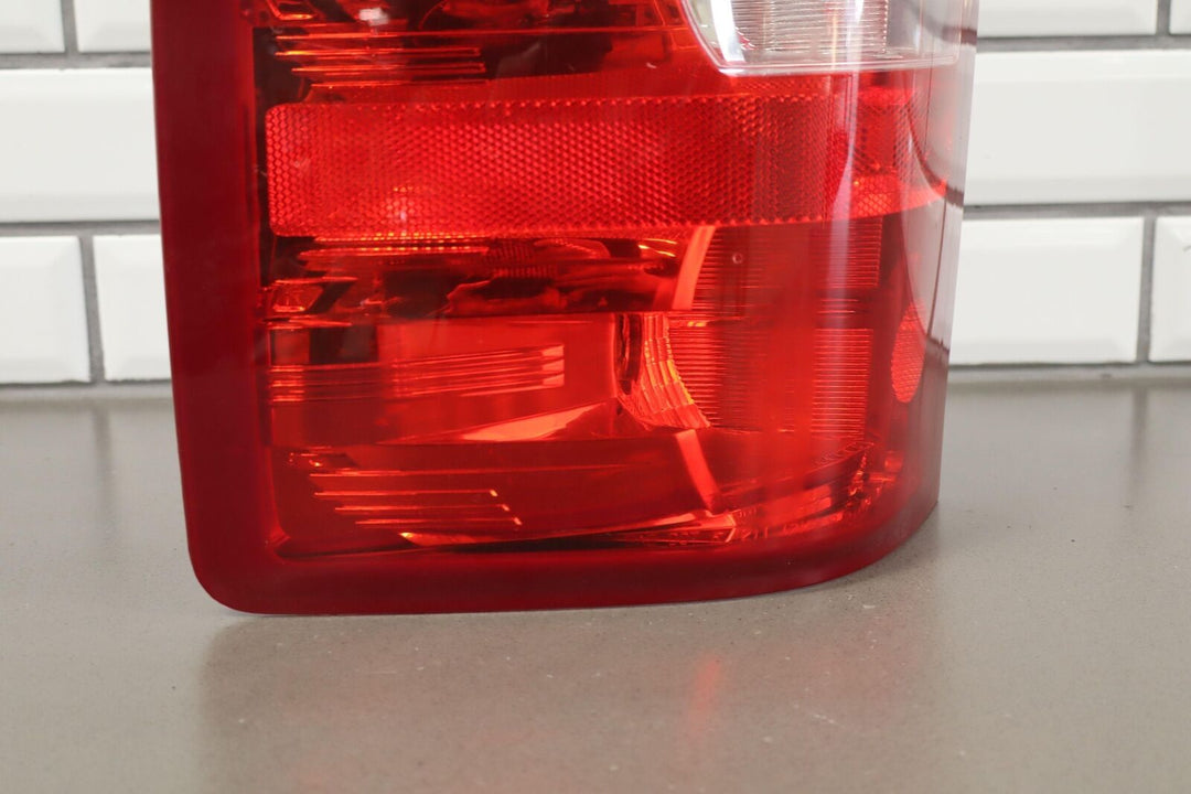 07-13 Chevy Silverado Driver Left OEM Tail Light Tail Lamp Assembly