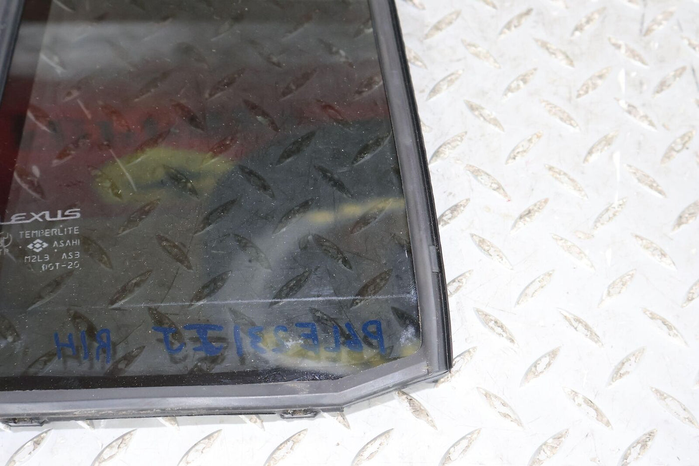 03-09 Lexus GX470 Right RH Rear Vent Window Glass (Privacy/Self Tint) Notes