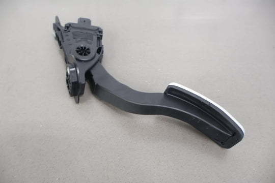 2012-2020 Tesla Model X S Accelerator Throttle Pedal (BE5C 9F836-AA) OEM