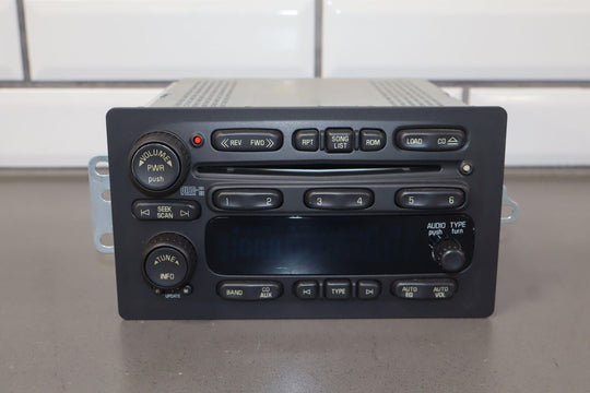 03-06 Chevy SSR AM-FM-Stereo-Integrated 6 Disc CD Changer (Opt UC6)