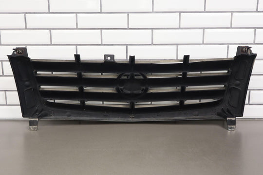 02-06 Cadillac Escalade Front OEM Bumper Grille (White Diamond 98U Trim)