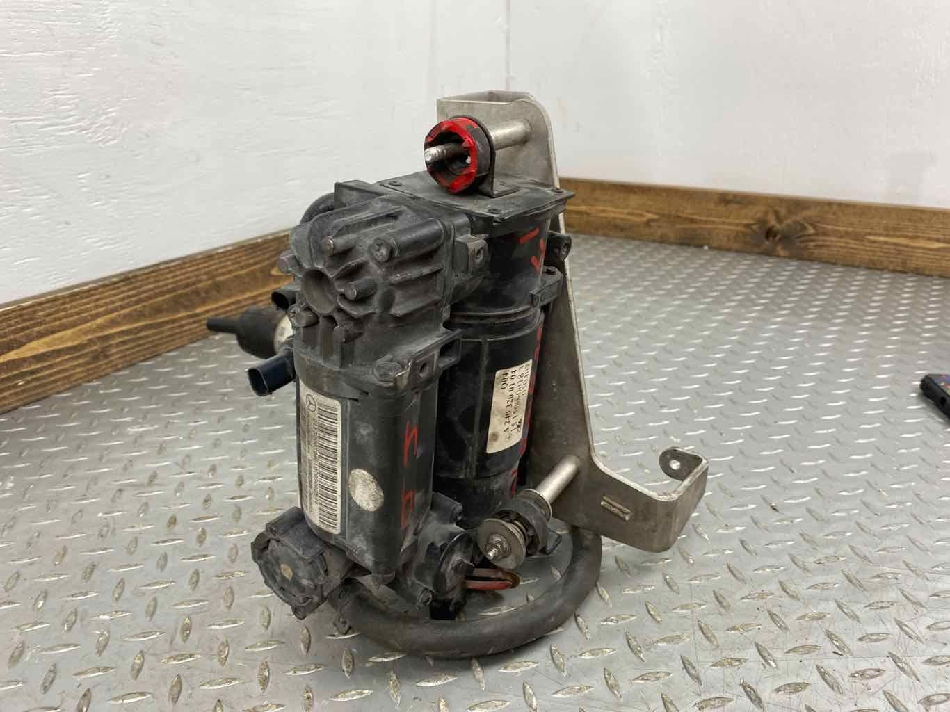 2008 Maybach 57 Air Ride Suspension Air Compressor OEM A 2403200104