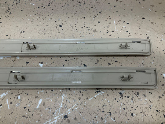 05-09 Lexus GX470 Pair LH & RH FRONT Door Sill Plates OEM (Ivory LH00)