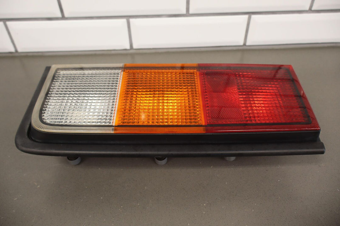 03-04 Hummer H2 Right Passenger Tail Light Tail Lamp (Body Mounted) OEM Tested