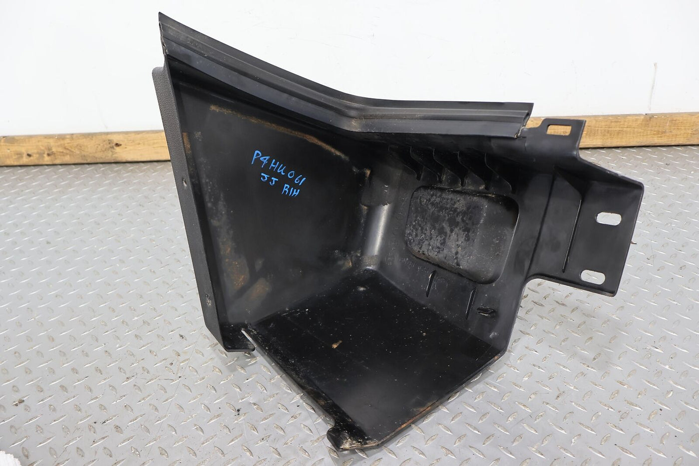 03-05 Hummer H2 REAR Right RH Bumper Cover End Cap (Textured Black) See Notes