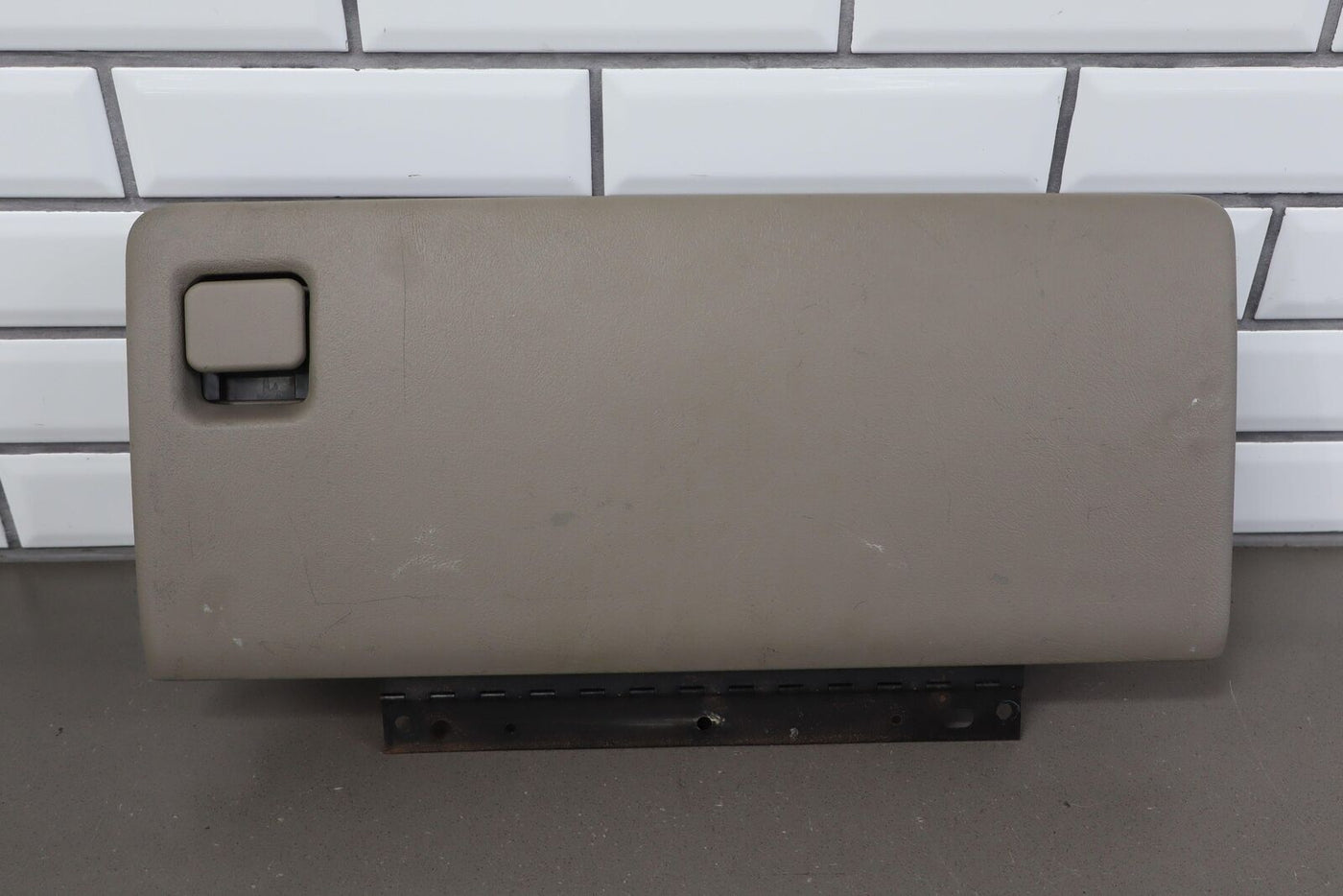 03-07 Hummer H2 OEM Glove Box Compartment Door (Wheat 502) See Notes