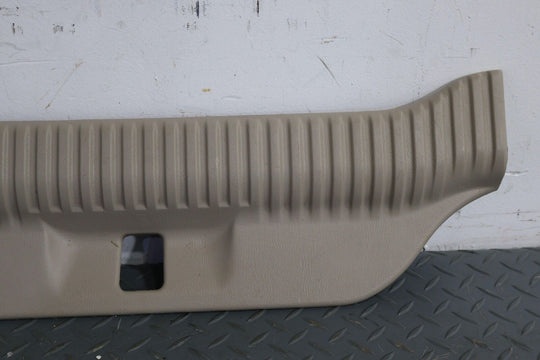 03-06 Cadillac Escalade ESV Tailgate Interior Sill Entry Plate (Shale 15i)