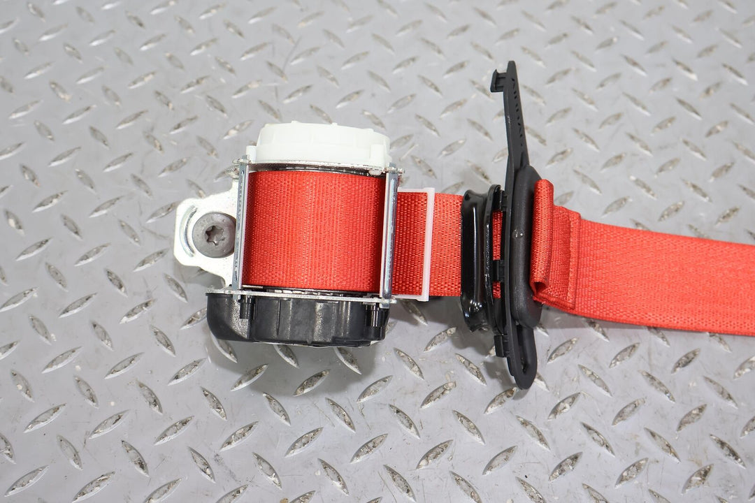 16-21 Chevy Camaro Coupe Rear Right Passenger Seat Belt Retractor (Red H0W)