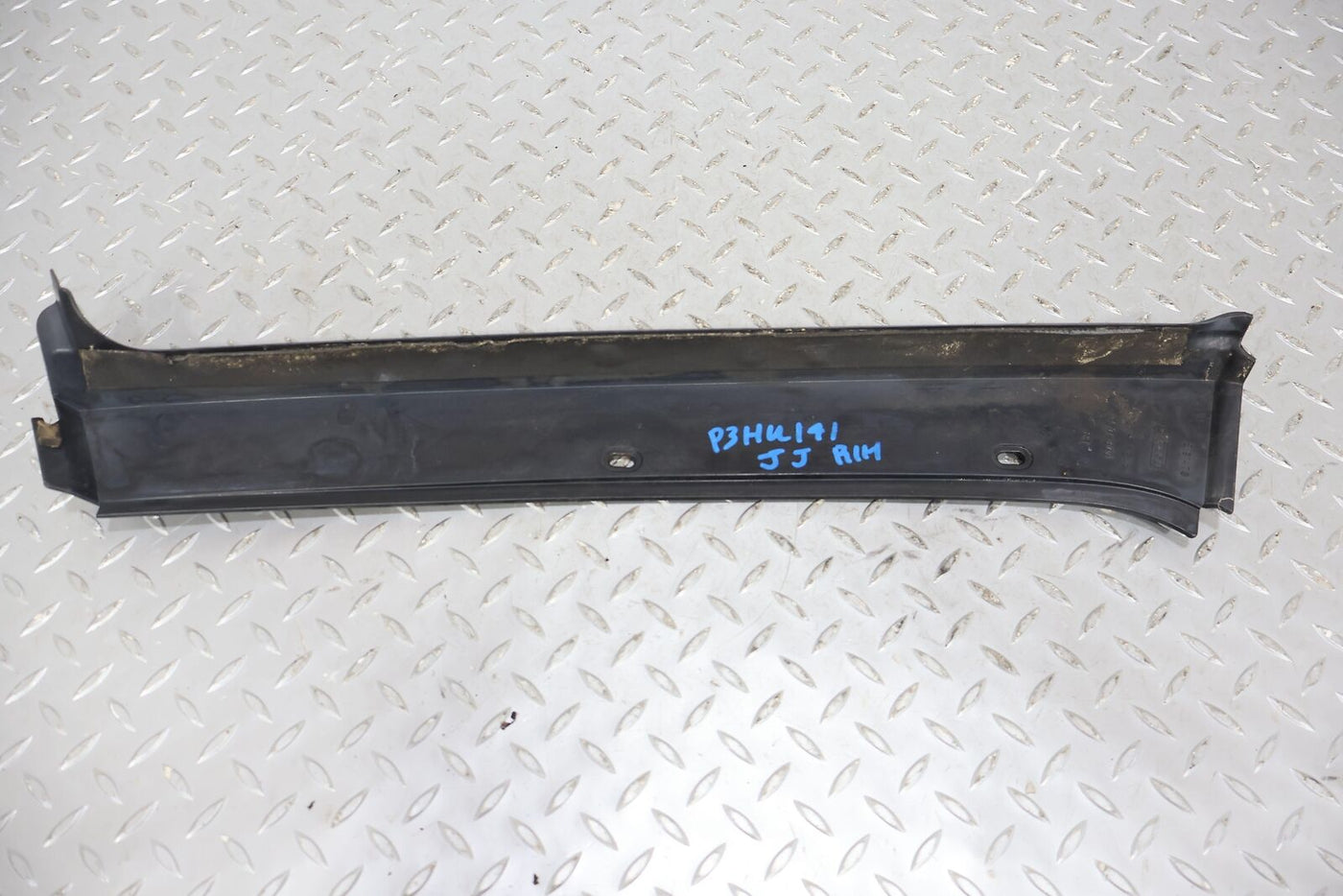 03-07 Hummer H2 Right RH Passenger Exterior A-Pillar Trim Panel (Textured Black)