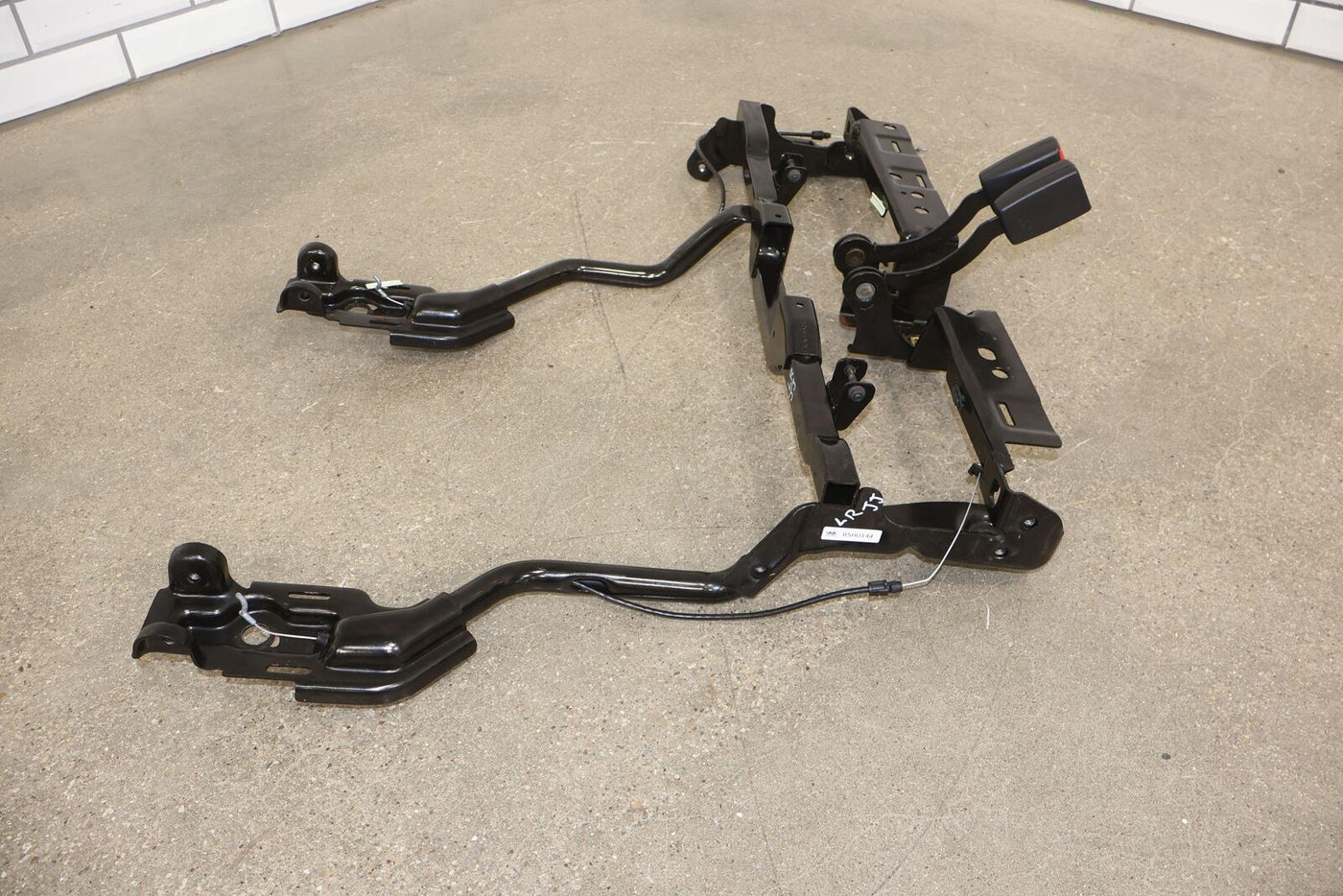 2003-2007 Hummer H2 SUV Rear 2nd Row Left LH Seat Track (Folds Properly)