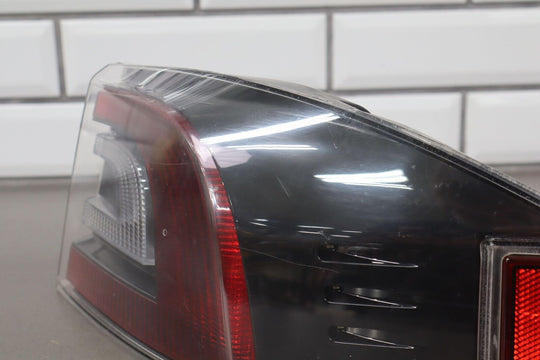 2012-2020 Tesla Model S Passenger Right Outer Tail Light (Body Mounted)