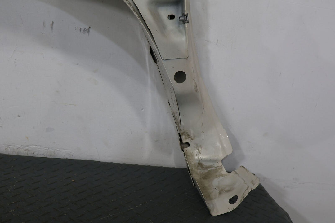 02-06 Cadillac Escalade Front Right RH OEM Fender (White Diamond 98U) See Notes