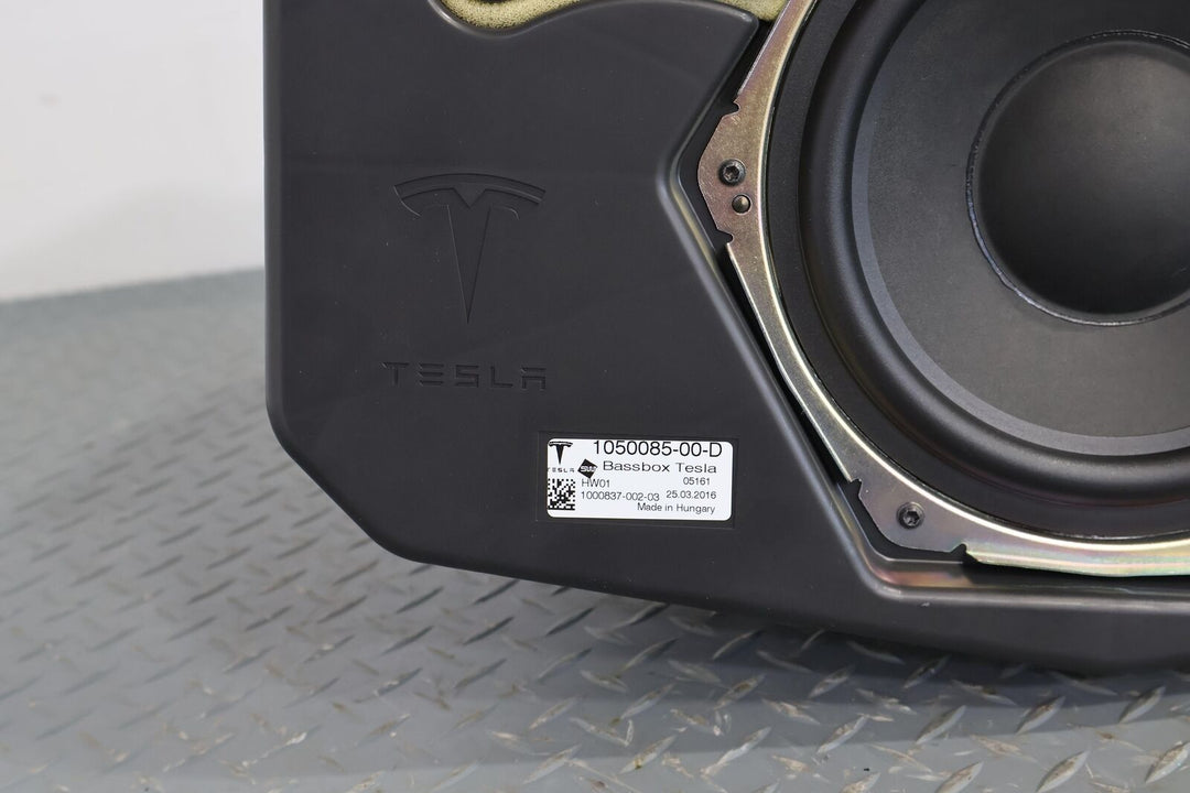 16-20 Tesla Model X Factory Subwoofer Speaker W/ Enclosure (1050085-00-D) Tested