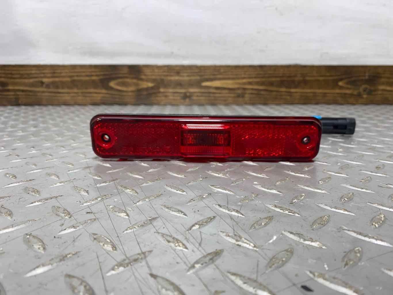 03-09 Hummer H2 Left LH Rear Red LED Side Marker Light / Lamp OEM (Tested)